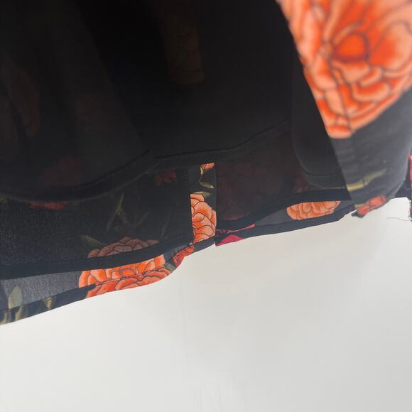 CUPCAKES & CASHMERE Tank Size Extra Small Floral Button Black Office Work - Picture 11 of 15